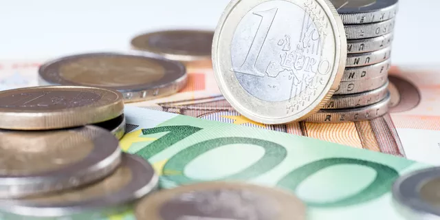 EURUSD hasil-bon USD rendah dan tumpuan kepada tapering ECB