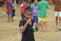 FBS membantu rakyat Laos dengan bantuan kemanusiaan