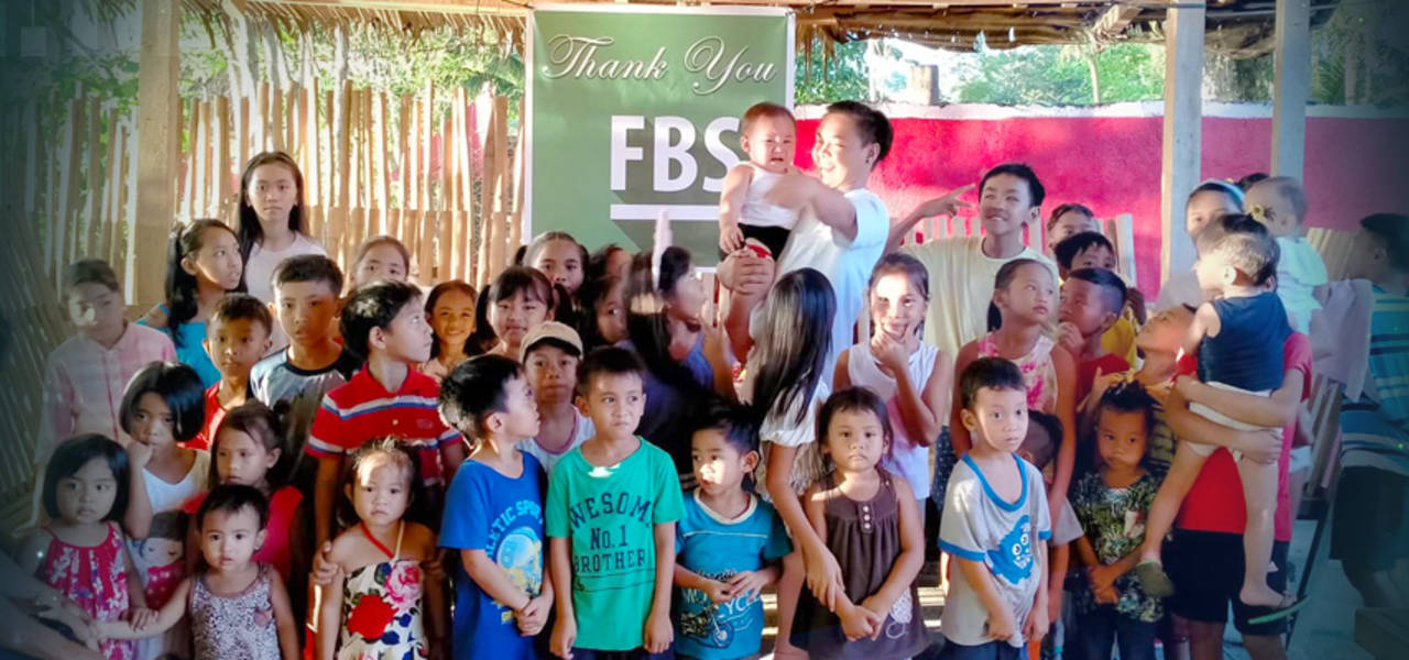 Pemenang Dreams Come True Menganjurkan Parti Untuk 80 Kanak-kanak Filipina 